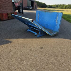Kiepbak kantelbakheftruck voor lang materiaal